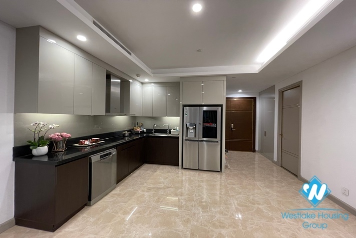 Good quality apartment for rent in S2 Tower - Sun Grand Thuy Khue st, Tay Ho District 