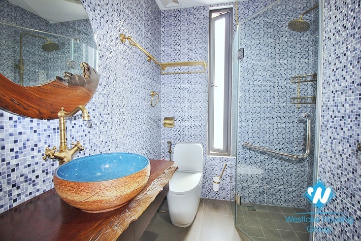 Brand new 4 bedroom apartment with big balcony and lake view in Tay ho, Ha Noi