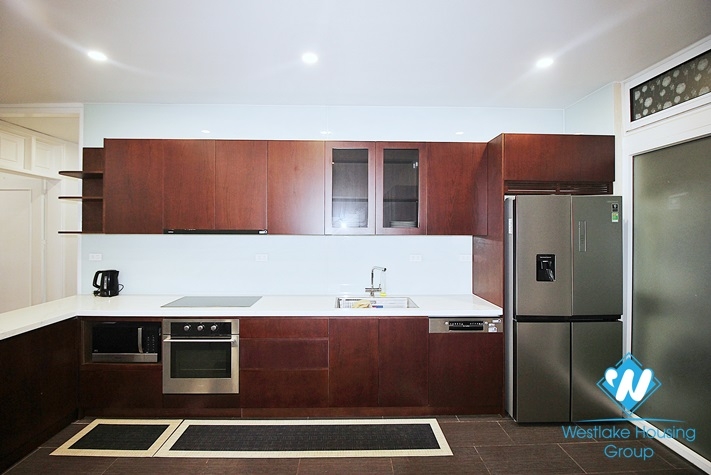Lake view 03 bedrooms apartment for rent in Quang An st, Tay Ho district 