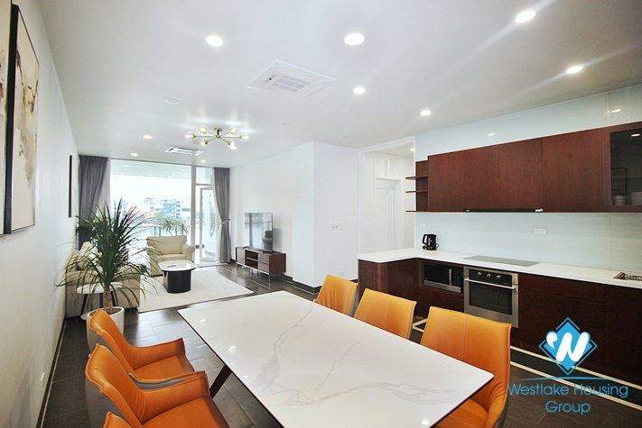Lake view 03 bedrooms apartment for rent in Quang An st, Tay Ho district 