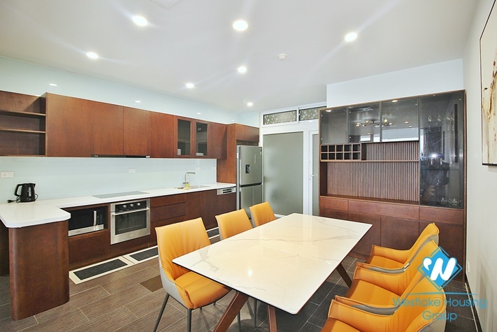 Lake view 03 bedrooms apartment for rent in Quang An st, Tay Ho district 