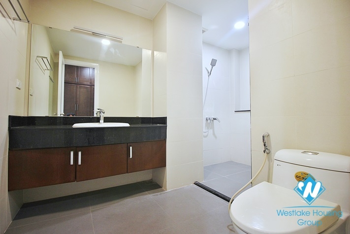 Lake view 03 bedrooms apartment for rent in Quang An st, Tay Ho district 