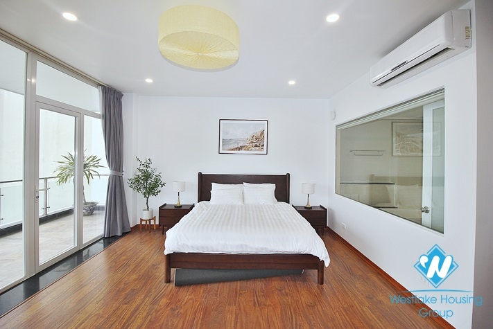 Lake view 03 bedrooms apartment for rent in Quang An st, Tay Ho district 