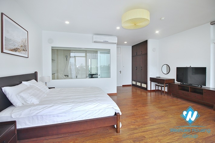 Lake view 03 bedrooms apartment for rent in Quang An st, Tay Ho district 