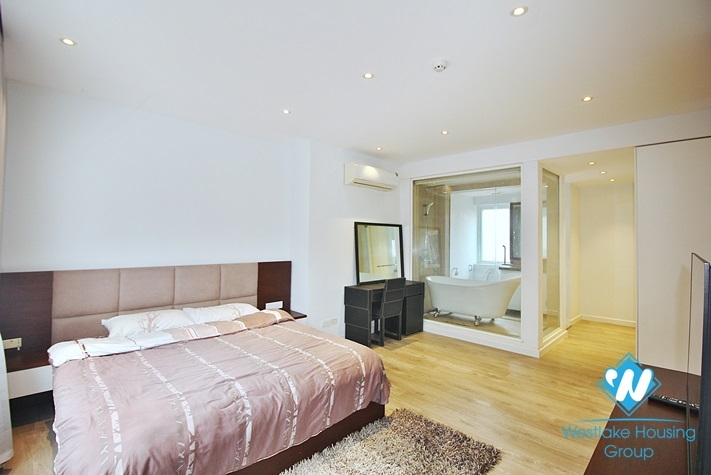 Modern serviced apartment with lake view for rent in Quang An Street, Tay Ho, Ha Noi 