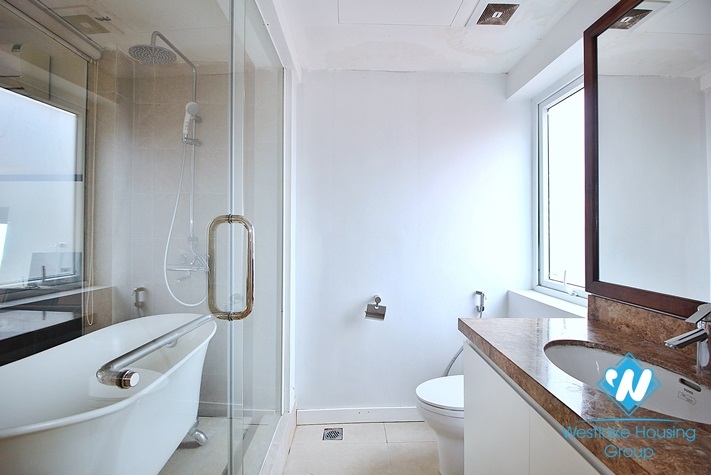 Modern serviced apartment with lake view for rent in Quang An Street, Tay Ho, Ha Noi 