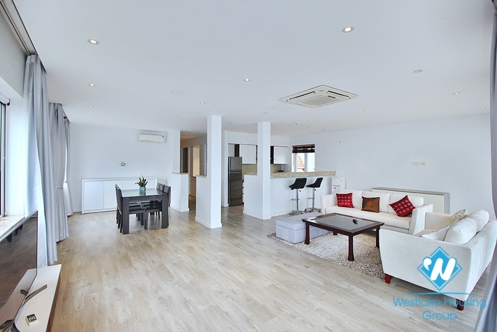 Modern serviced apartment with lake view for rent in Quang An Street, Tay Ho, Ha Noi 