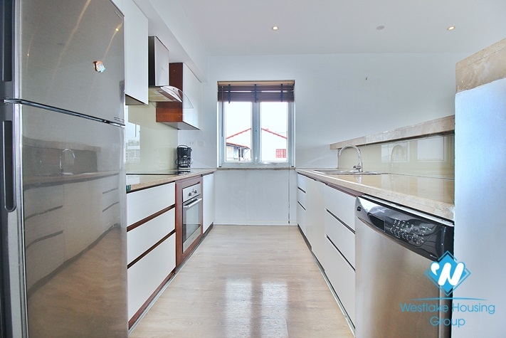 Modern serviced apartment with lake view for rent in Quang An Street, Tay Ho, Ha Noi 