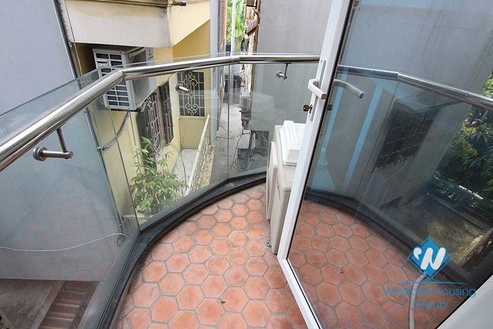 One bedroom in hight floor apartment for rent in Dang Thai Mai st, Tay Ho district.