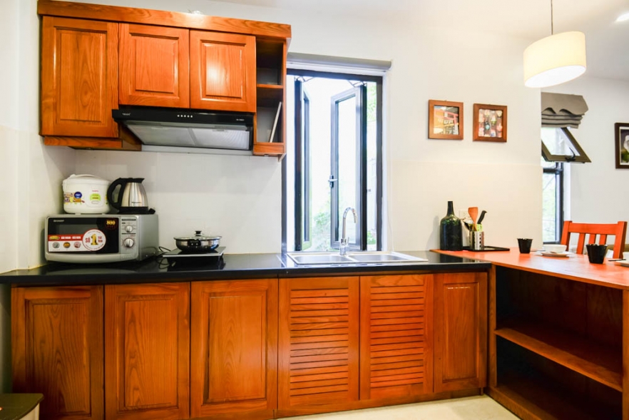 Serviced apartment for rent on Linh Lang street