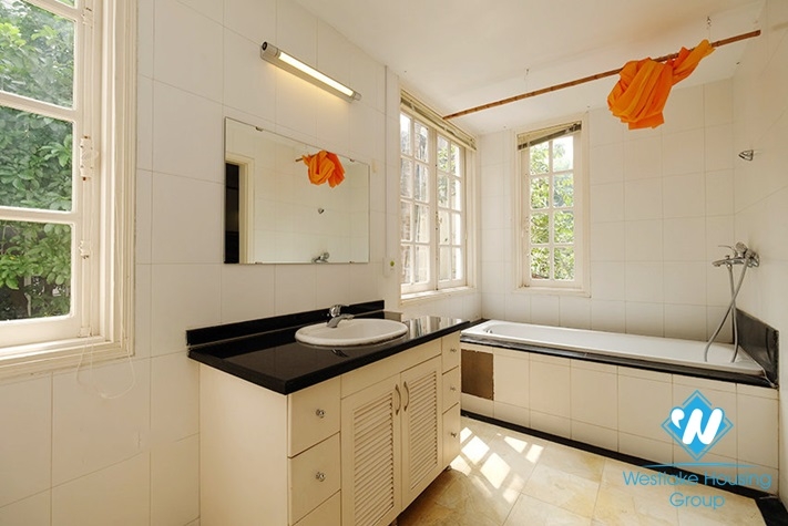 Nice four bedrooms house for rent in Tay Ho, Ha Noi