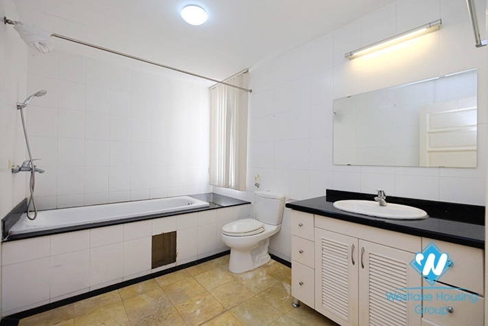 Nice four bedrooms house for rent in Tay Ho, Ha Noi