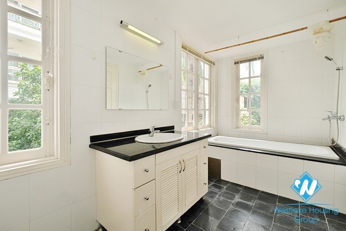 Nice four bedrooms house for rent in Tay Ho, Ha Noi
