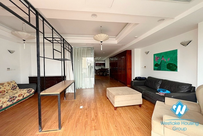 Lake view apartment for rent in Truc Bach area, Ba Dinh District 