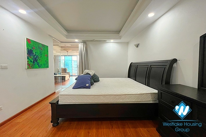 Lake view apartment for rent in Truc Bach area, Ba Dinh District 