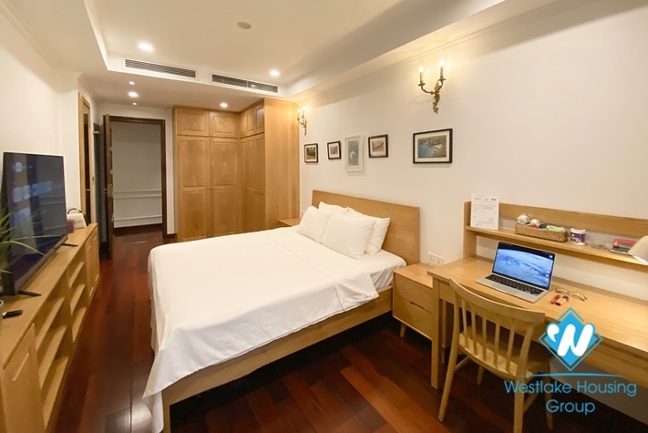 Brand new and modern 3 bedroom apartment for rent in Trung Hoa st, Cau Giay.