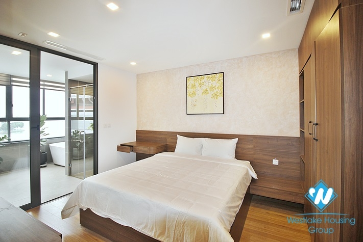 High-end and lake view 1 bedroom apartment for rent in Xuan Dieu, Tay Ho