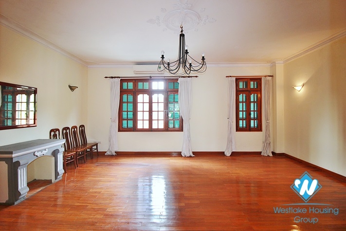 Cosy house available for rent in Westlake area, fully furnished.