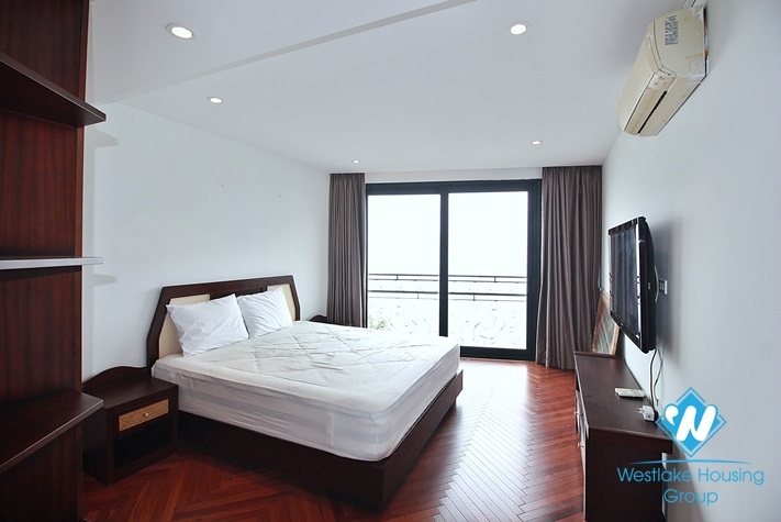 A lake view newly renovated 3 bedroom apartment for rent in Tu hoa
