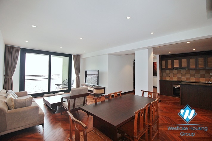 A lake view newly renovated 3 bedroom apartment for rent in Tu hoa