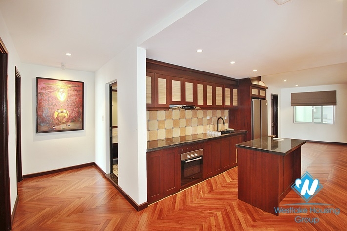 A lake view newly renovated 3 bedroom apartment for rent in Tu hoa