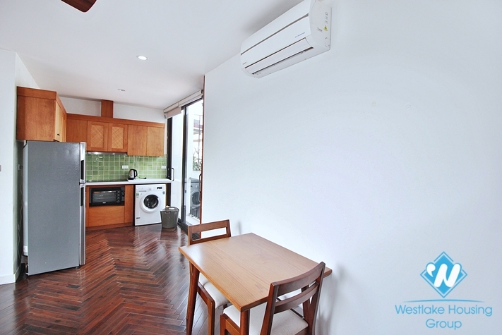 Lake view and high floor 1 bedroom apartment for rent in Tu Hoa st, Tay Ho