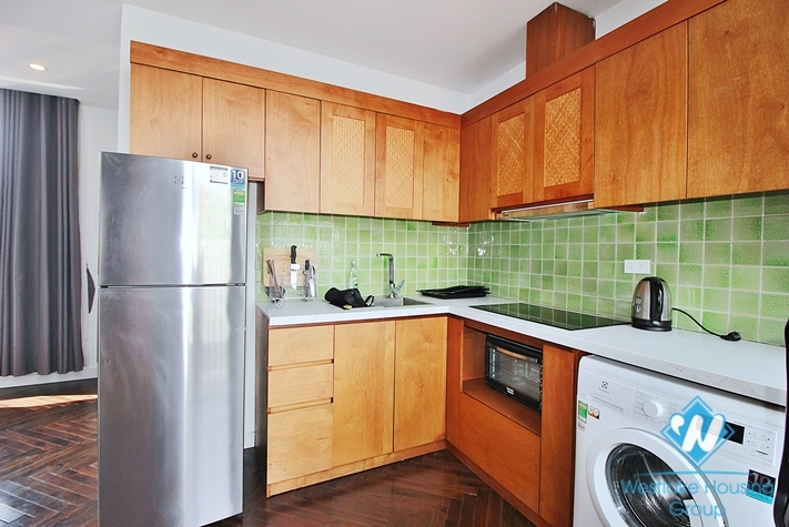 Lake view and high floor 1 bedroom apartment for rent in Tu Hoa st, Tay Ho