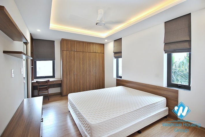 02 Bedrooms apartment for rent on Xuan Dieu st, Tay Ho District 