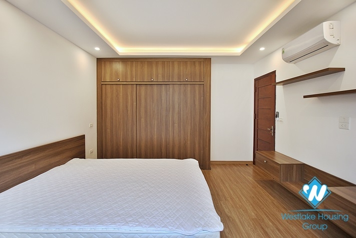 02 Bedrooms apartment for rent on Xuan Dieu st, Tay Ho District 
