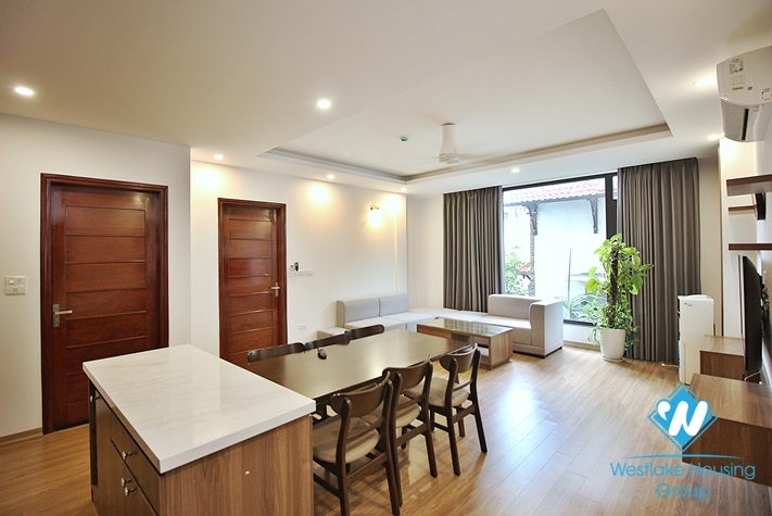 02 Bedrooms apartment for rent on Xuan Dieu st, Tay Ho District 