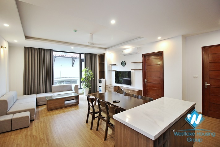02 Bedrooms apartment for rent on Xuan Dieu st, Tay Ho District 
