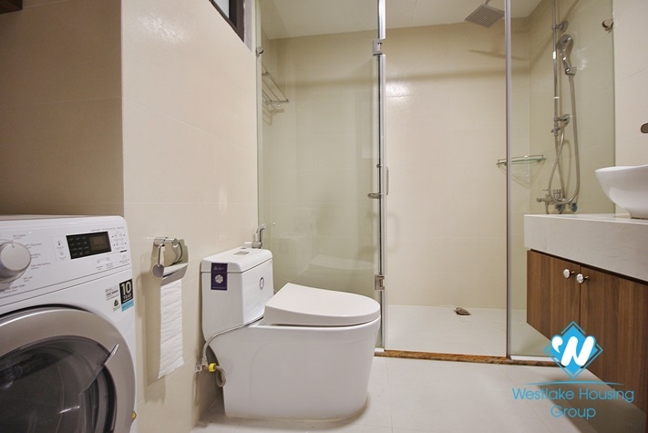 02 Bedrooms apartment for rent on Xuan Dieu st, Tay Ho District 