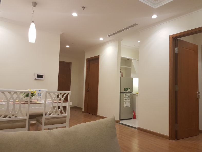 2 bedroom apartment for rent in Vinhome Nguyen Chi Thanh