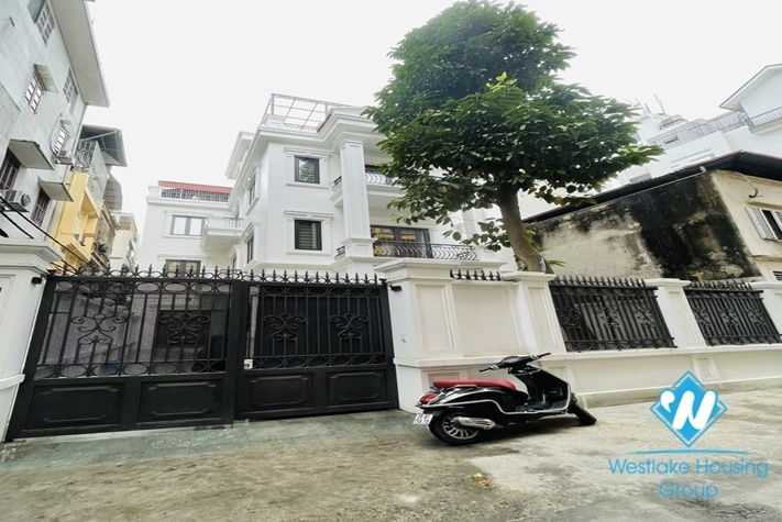 Modern new house 7 bedroom for rent in Lac Long Quan st, Tay Ho district.