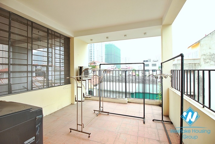 A good 5 bedrooms house in Lac long quan, Tay ho