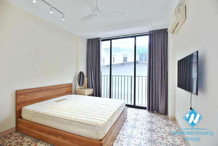 A good 5 bedrooms house in Lac long quan, Tay ho