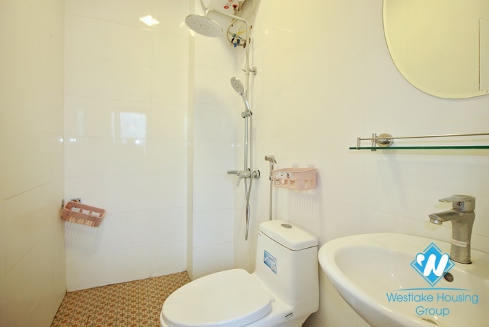A good 5 bedrooms house in Lac long quan, Tay ho