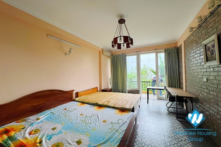 Garden house for rent with three bedrooms in Ngoc Thuy Long Bien, overlooking the River