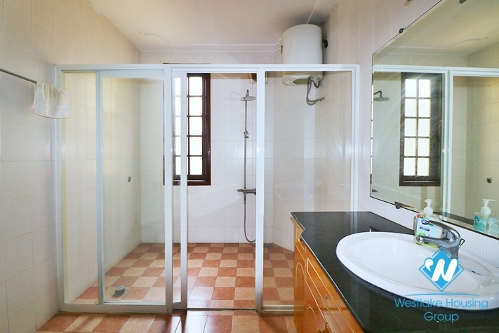 A big villa with front yard in To ngoc van, Tay ho