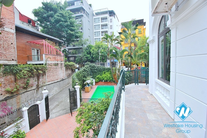 Beautifull house with huge garden for reent in Tay Ho District 