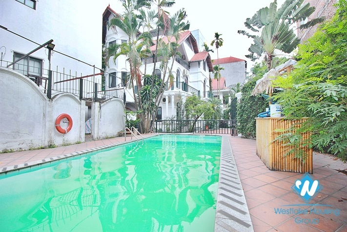 Beautifull house with huge garden for reent in Tay Ho District 