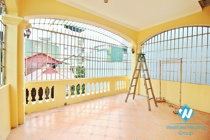 Cheap and bright 4 bedrooms house for rent in Tay Ho, Ha Noi