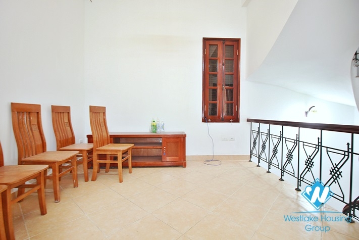 Cheap and bright 4 bedrooms house for rent in Tay Ho, Ha Noi