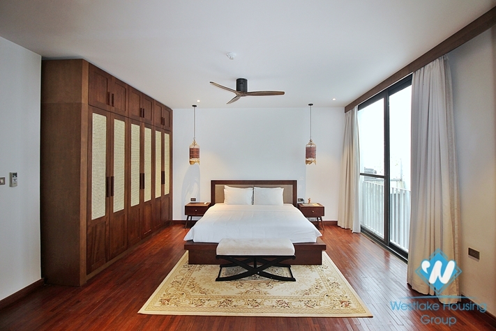 Gorgeous 3 bedroom apartment with beautiful lake view in Tay ho, Ha noi