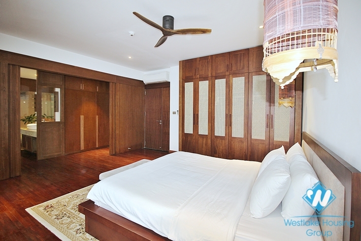 Gorgeous 3 bedroom apartment with beautiful lake view in Tay ho, Ha noi