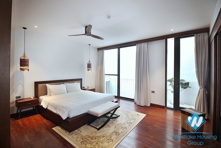 Gorgeous 3 bedroom apartment with beautiful lake view in Tay ho, Ha noi
