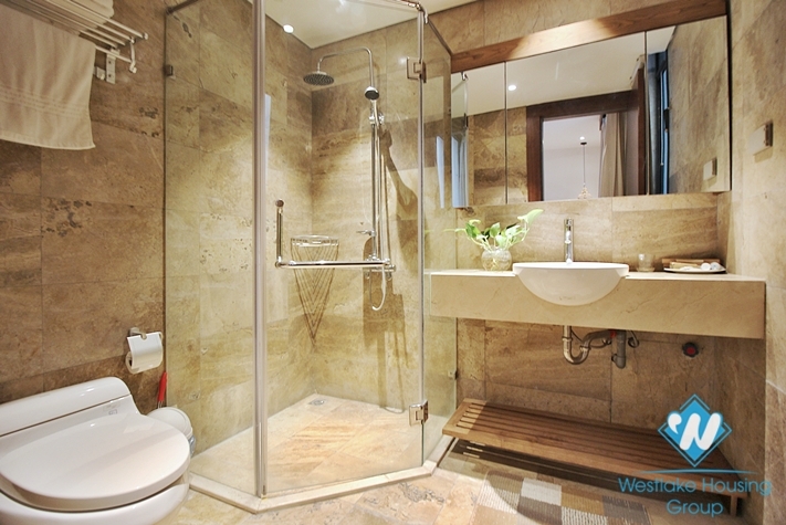 Gorgeous 3 bedroom apartment with beautiful lake view in Tay ho, Ha noi