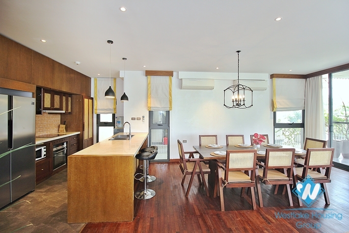 Gorgeous 3 bedroom apartment with beautiful lake view in Tay ho, Ha noi