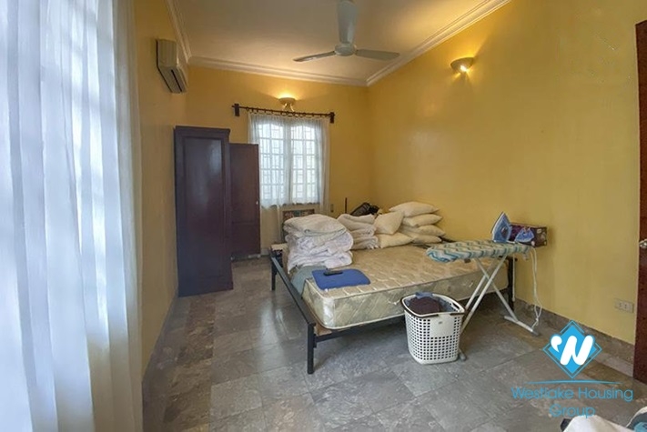 A lovely house 3 bedroom for rent on Tu Hoa st , Tay Ho district.