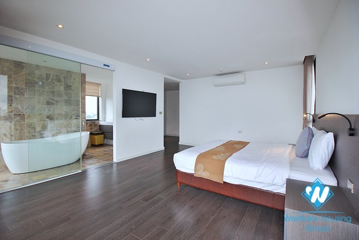 High floor and spacious 3 bedrooms apartment for rent in Dang Thai Mai, Tay Ho